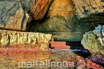 Barwne wody Blue Grotto