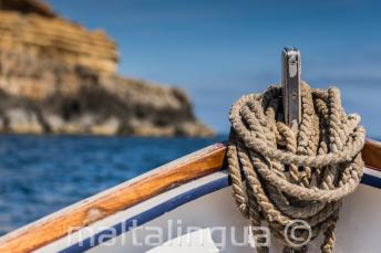 Dziób tradycyjnej, maltańskiej łodzi.